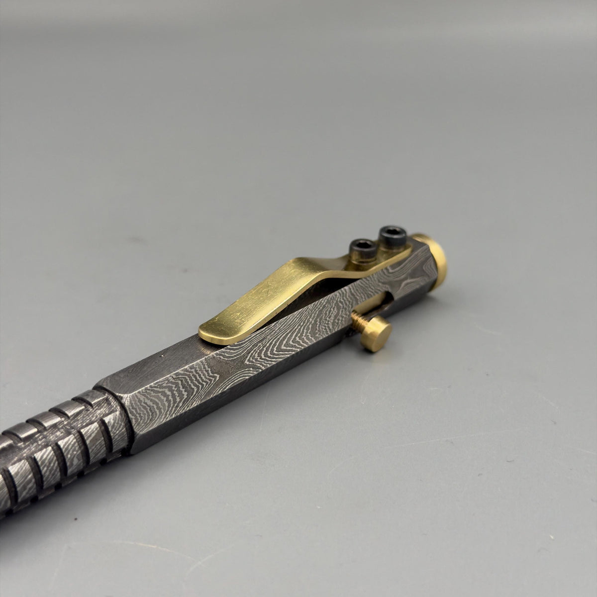 Damascus Steel Hexagonal Bolt Action Pen — Knurled Grip