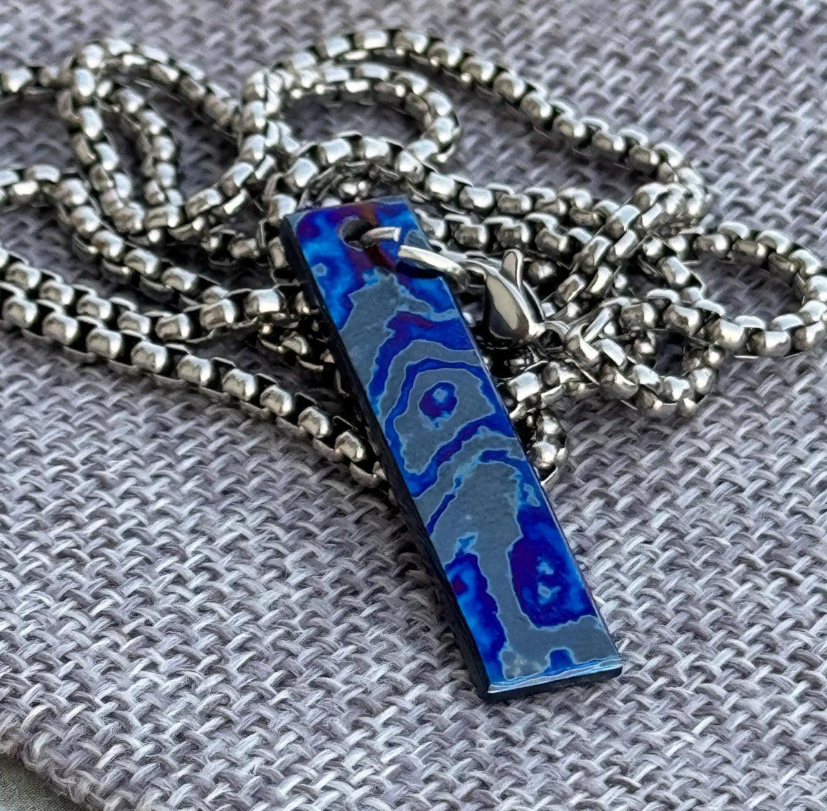 Timascus Titanium Dogtag Pendant, 40 mm — Zirconium