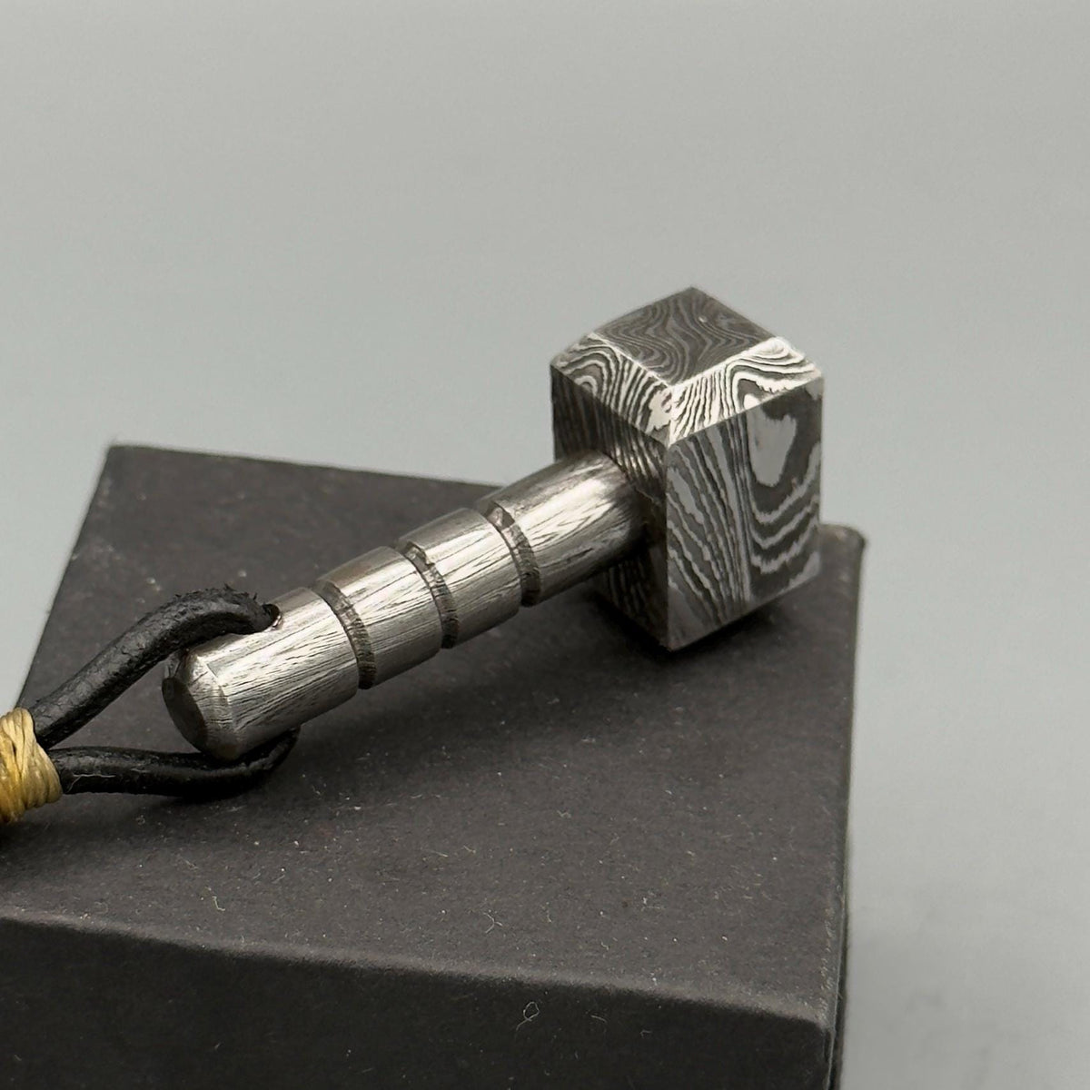 Damascus Steel Thor Hammer Keychain — EDC Collectible