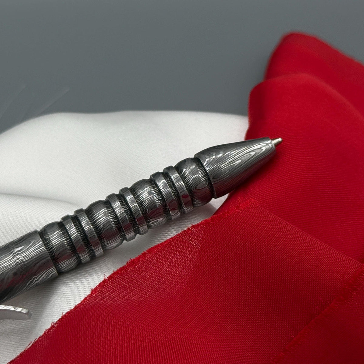 Damascus Steel Bolt Action Pen, Grooved — Viking Style