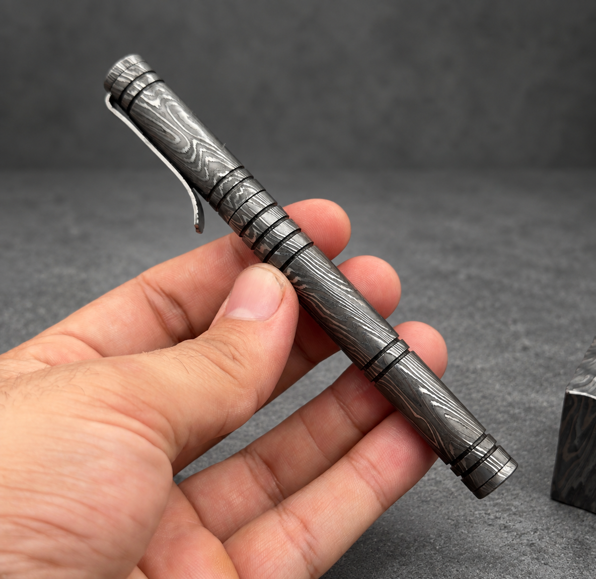 Damascus Steel Ballpoint Pen with Leather Holder — Grooved Grip