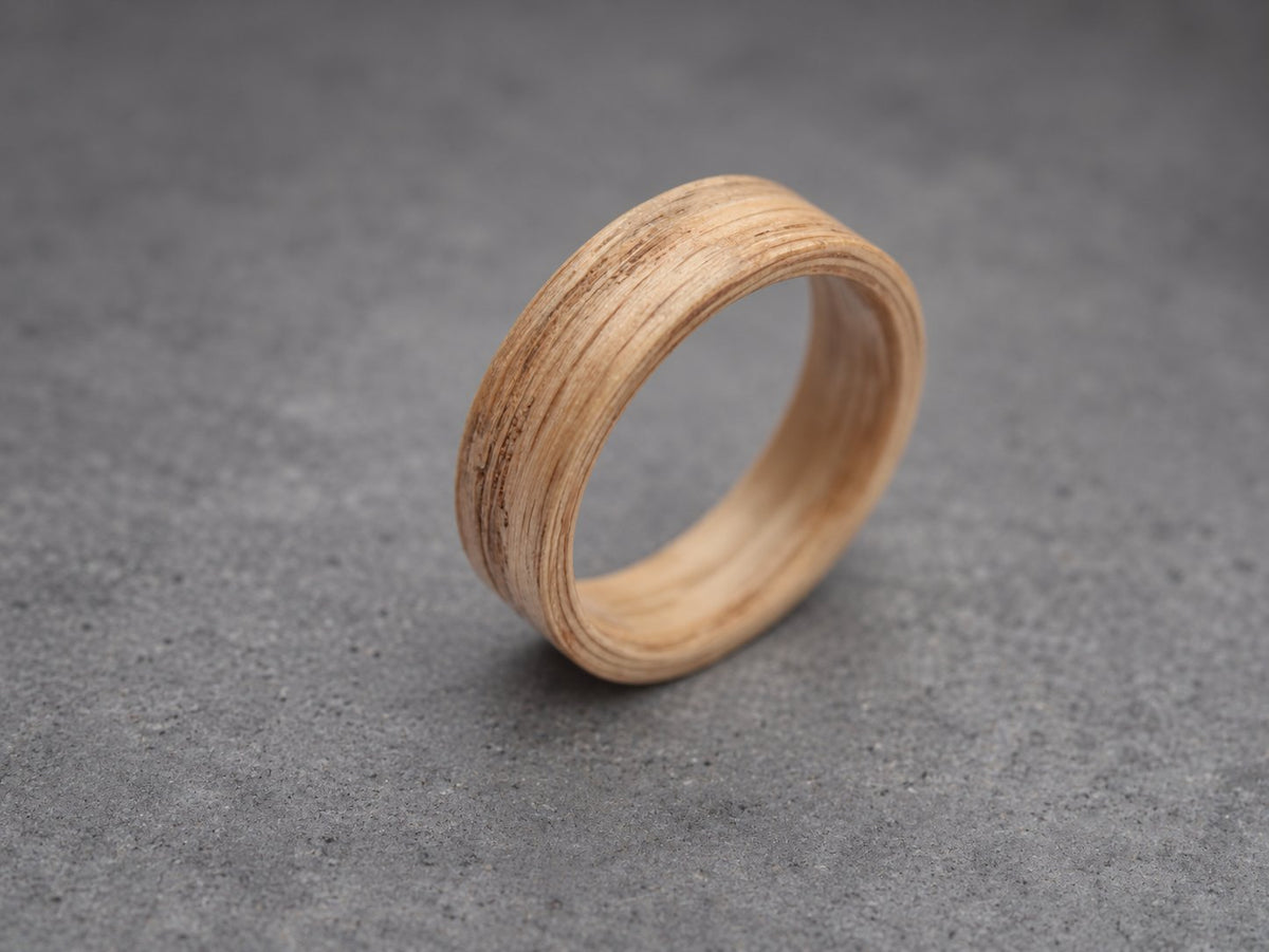 Ashwood Bentwood Ring — Natural Light Grain Wedding Band